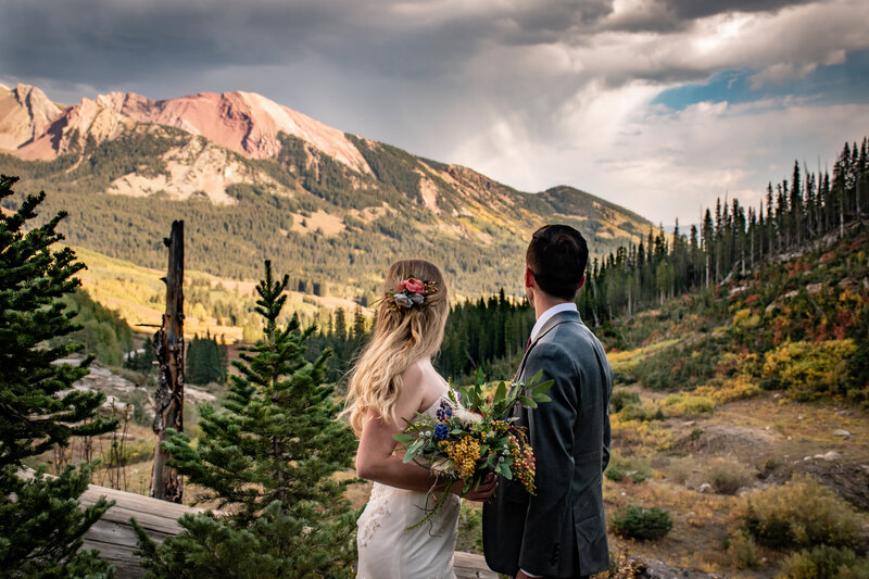 Colorful Autumn elopement in the mountains