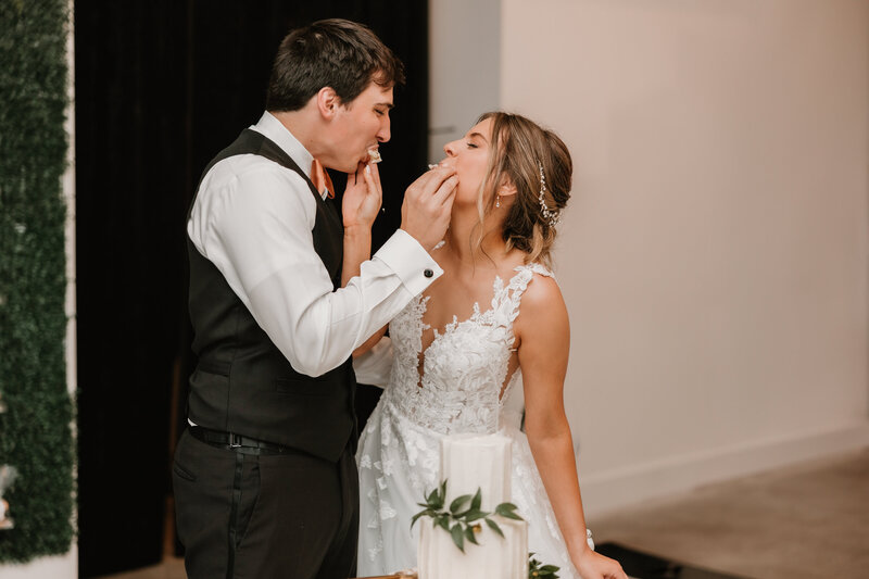 78-Katie & Phillip - Detroit Wedding Photographer - Mariah Kasten Photo
