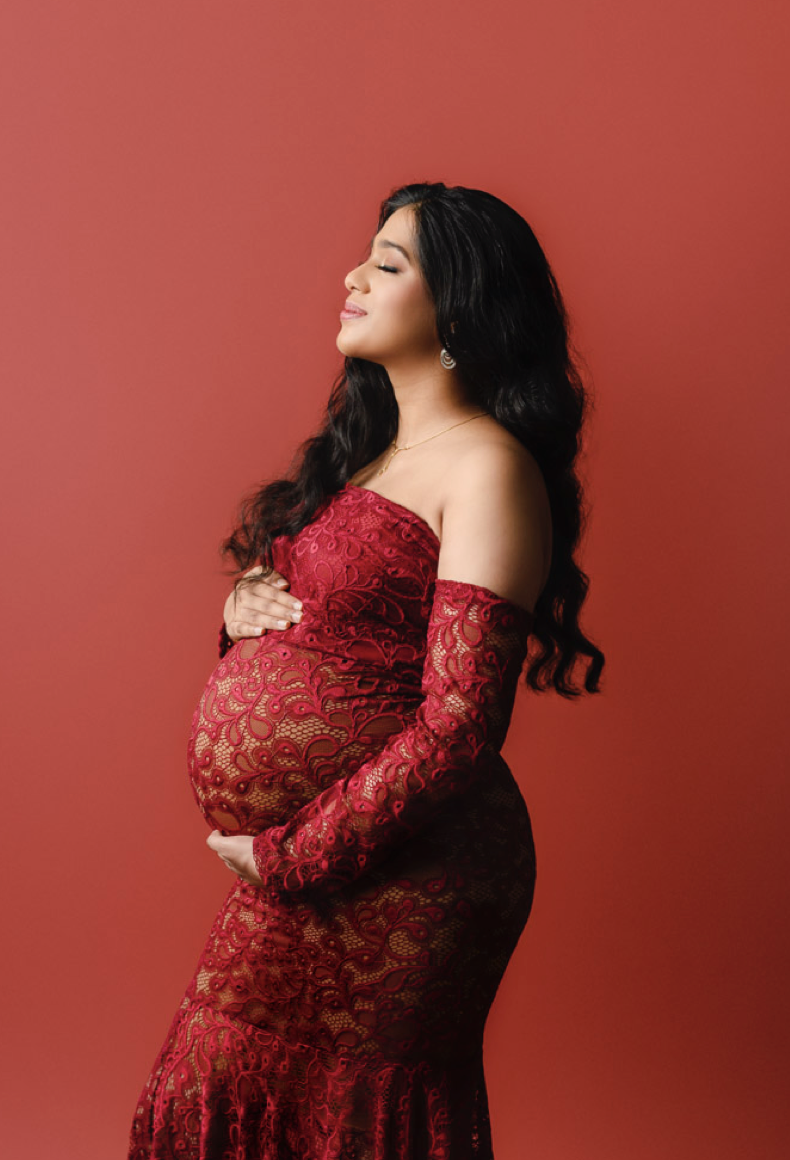 maternity portrait white lace gown seattle photography by allyne armitage