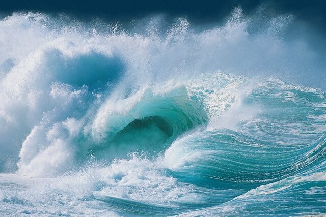 blue breaking ocean waves