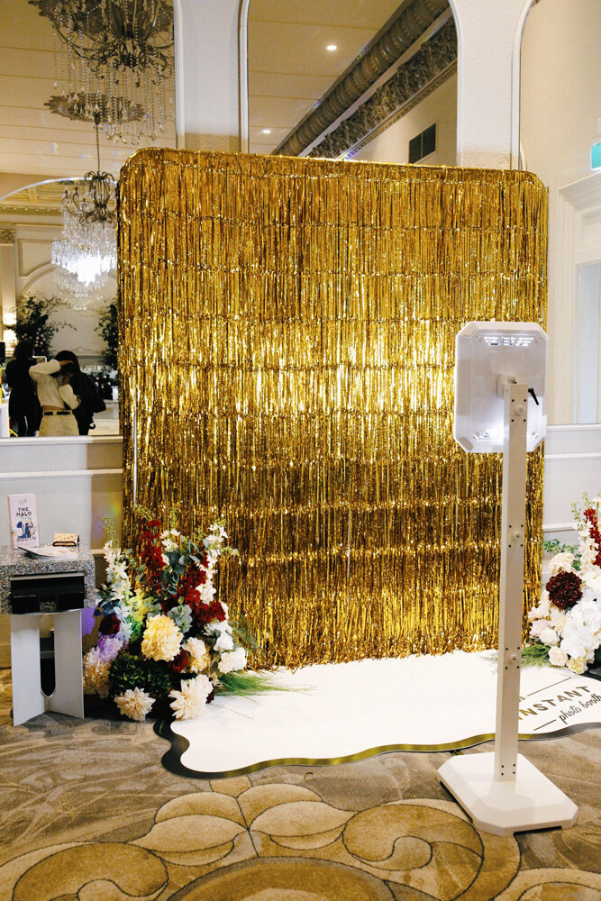 Gold-tinsel