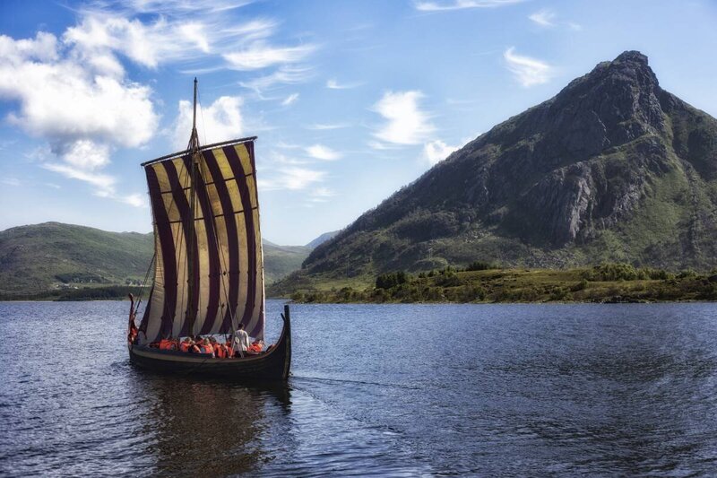 Viking_ship_shutterstock_Ravelios