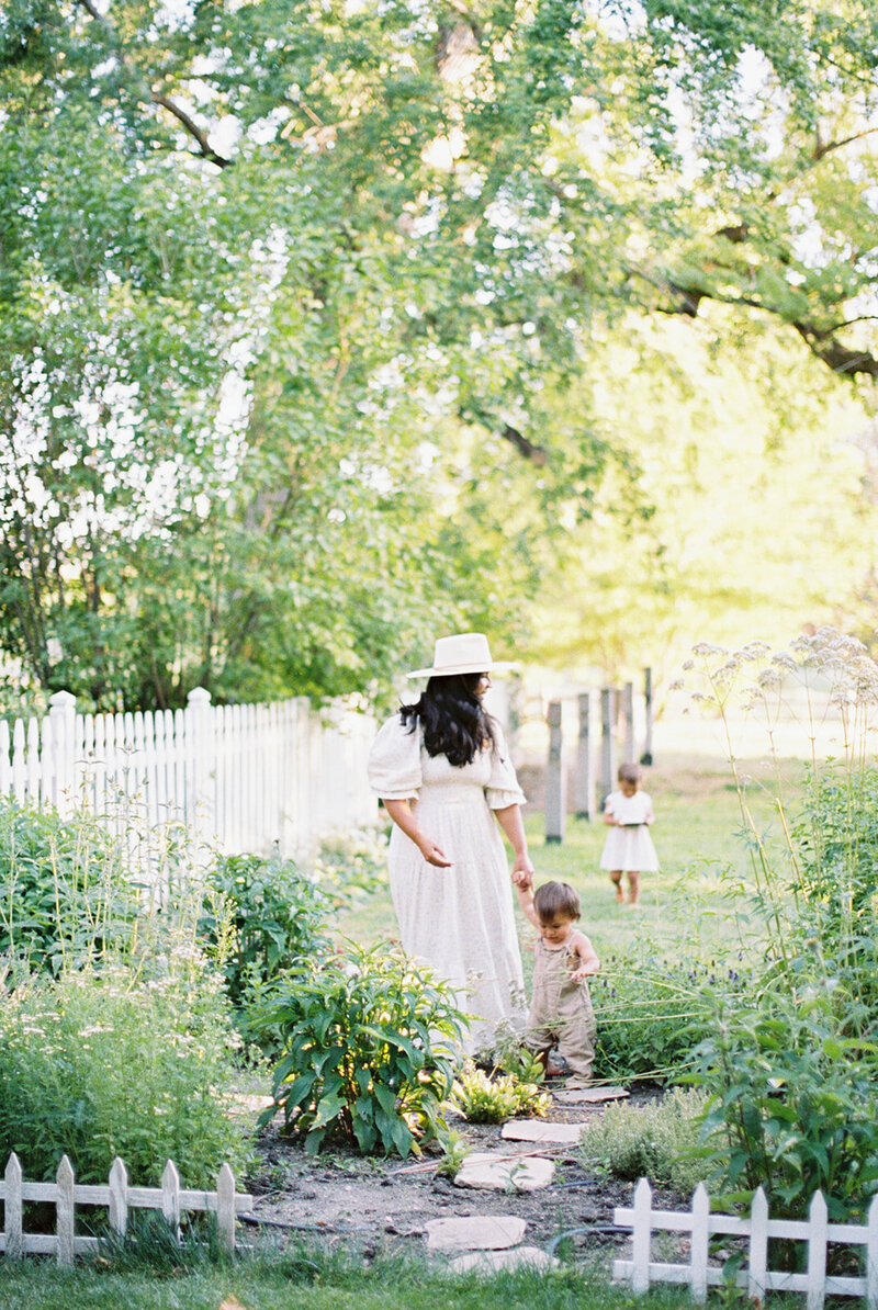 studio-dukesa-hannah-mann-fine-art-motherhood-film-photography-showit-design-partner-105
