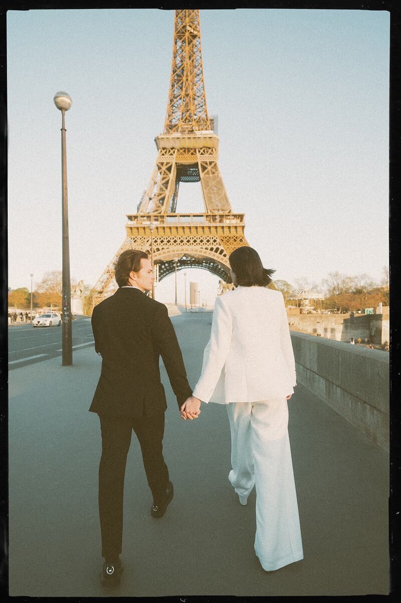 35 mm film analog vintage photographer couple wedding elopement in paris