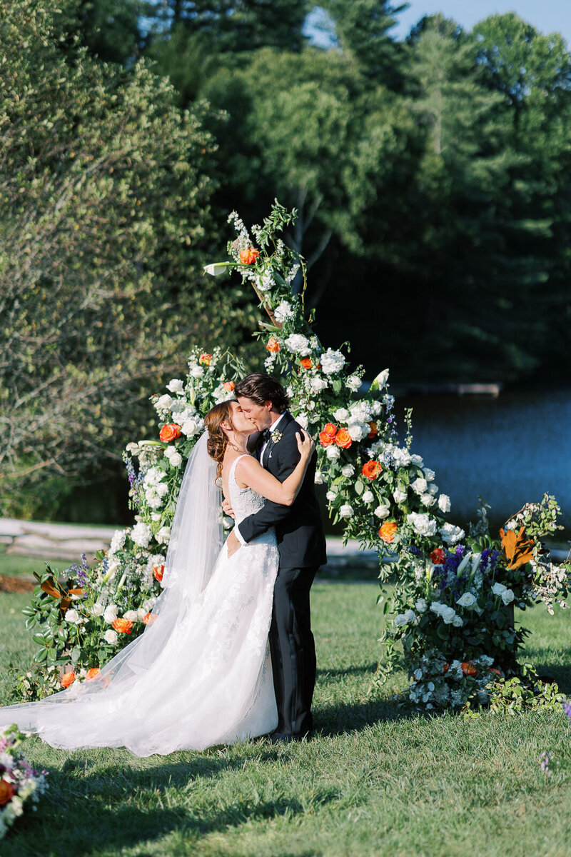 half-mile-farm-old-edwards-inn-summer-wedding-0121
