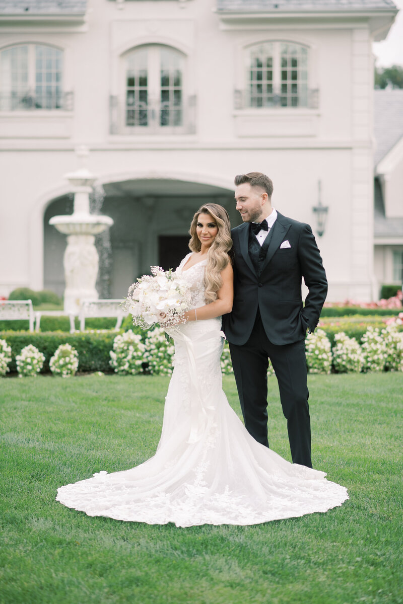 Romantic portraits of the bride and groom as they enjoy their signature cocktails at The Farmhouse Bar at Crossed Keys Estate captured by NJ Wedding Photographers | Michelle Behre Photography