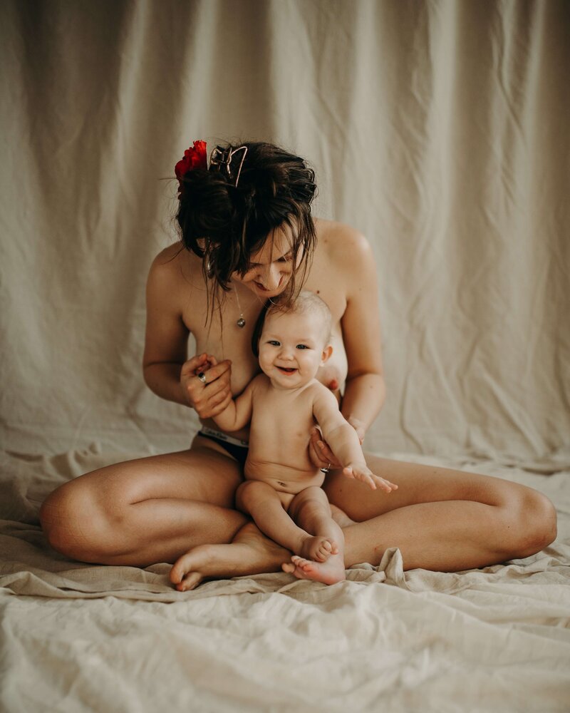 sussex-childrens-portrait-photographer-sussex-motherhood-photographer-studio-1