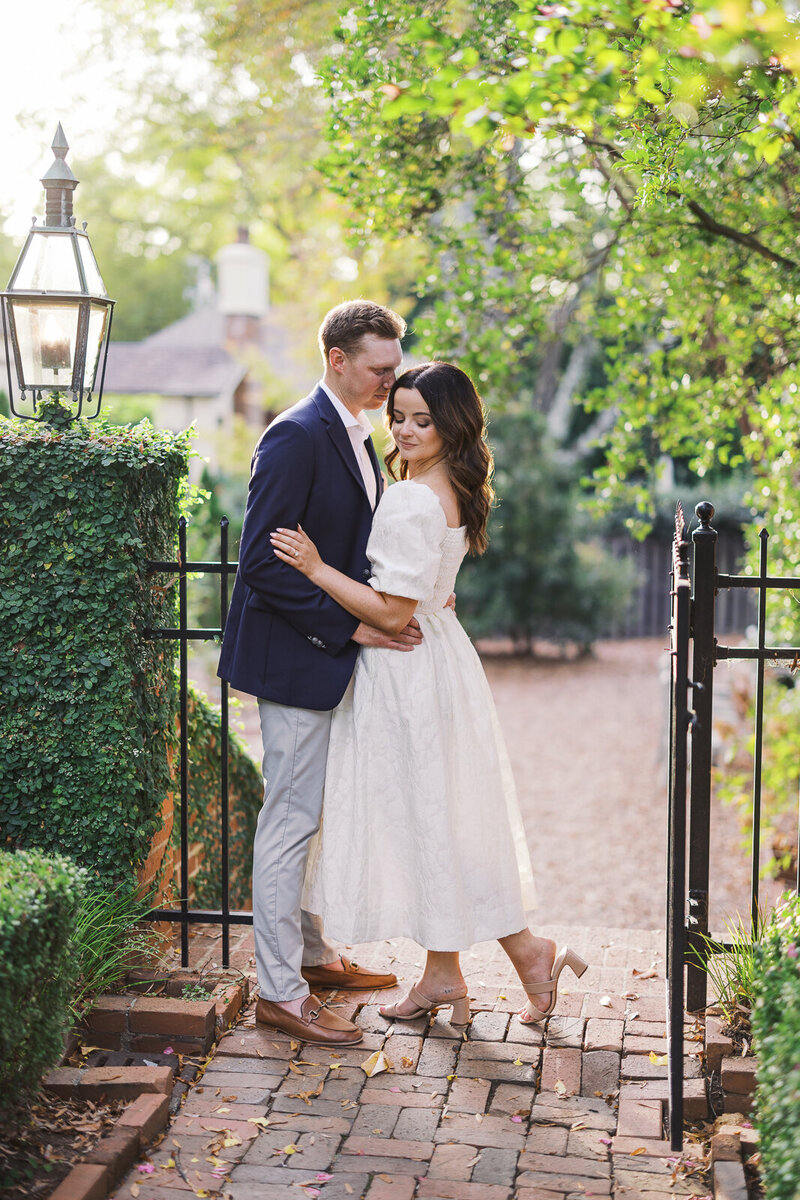 duke-mansion-engagement-session-0171
