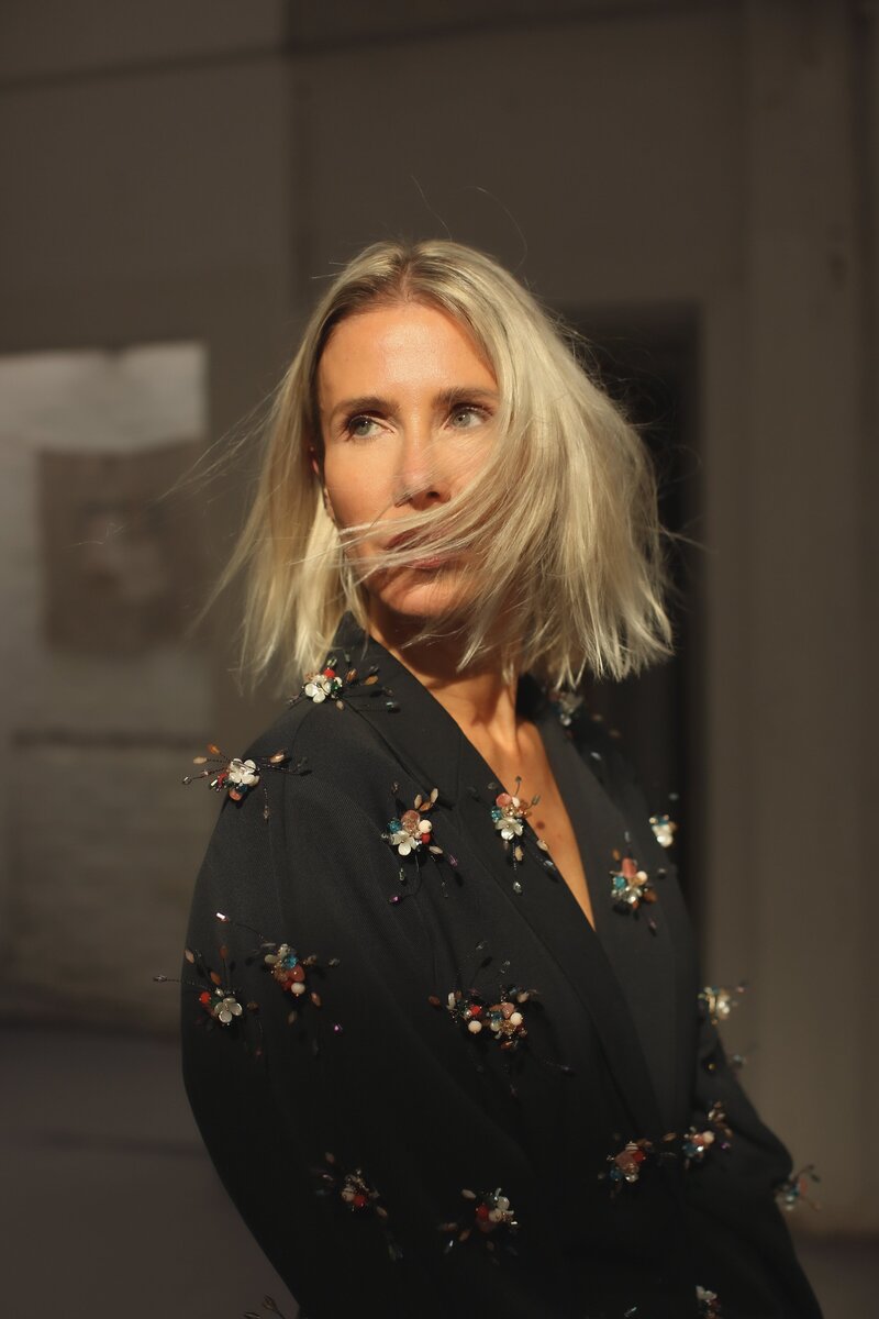 Leer de basisprincipes van personal styling en ontwikkel je unieke stijl met de Haute Styling Class™ van Debbie Hendriks.