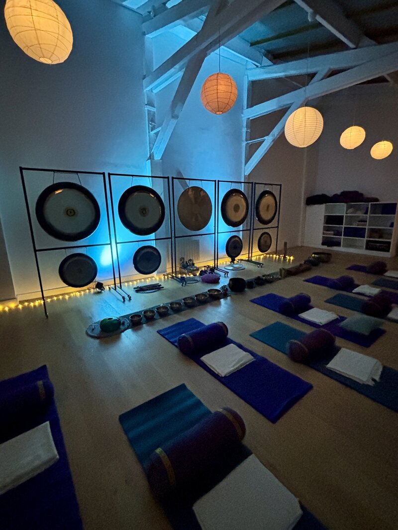 Bain de gongs au studio Marga à Paris