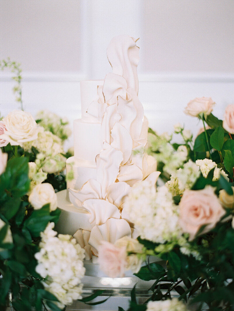 Dallas-Wedding-Photographer.-Fort-Worth-Wedding-Photographer.-Bowden-Wedding.-Megan-Kay-Photography.-April-Wedding.-Dallas-Film-Photographer.-Megan-Kay.-006-3