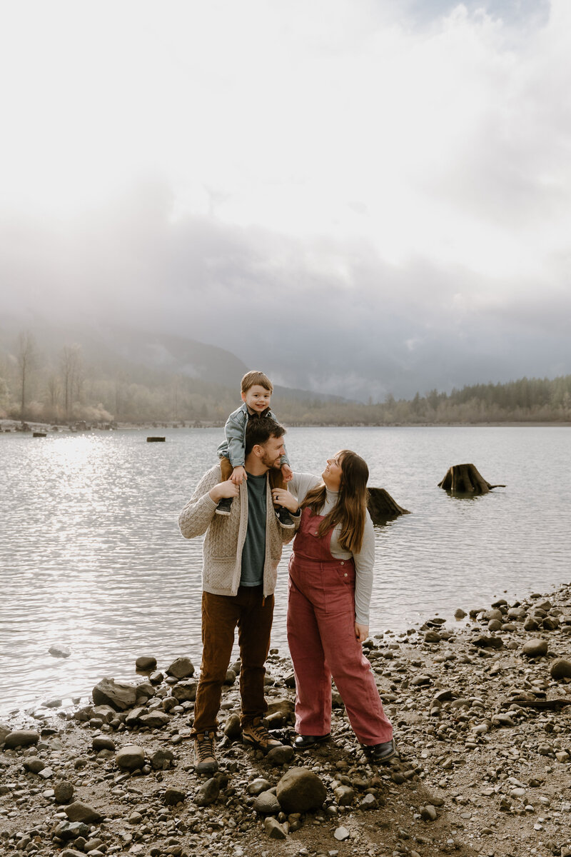 Rattlesnake-Lake-Family-Session
