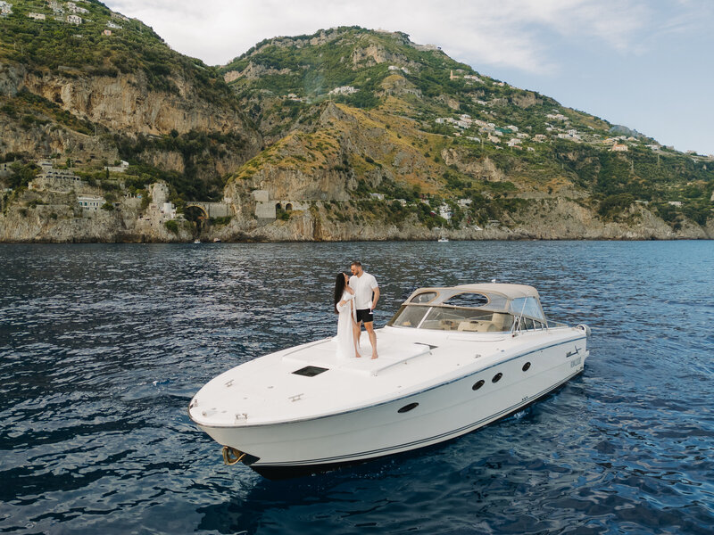 boat elopement italy