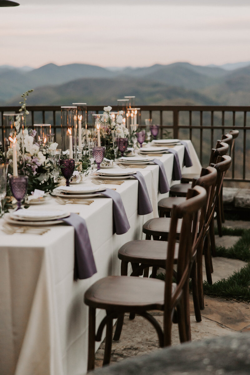 Luxury, micro wedding in North Carolina. Destination wedding planner. Elopement wedding planner. Luxury wedding planner. 