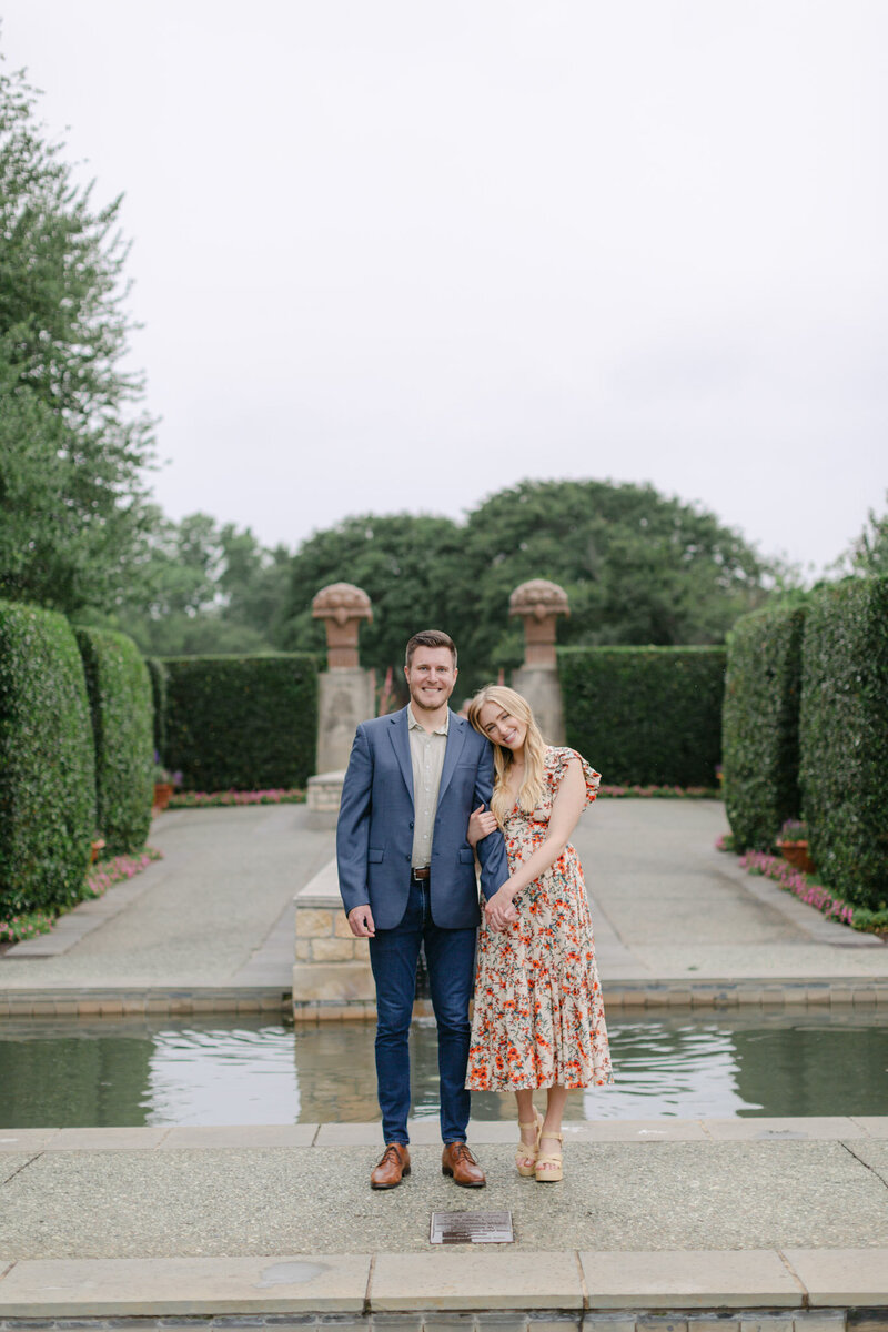 engagement photos at Dallas Arboretum