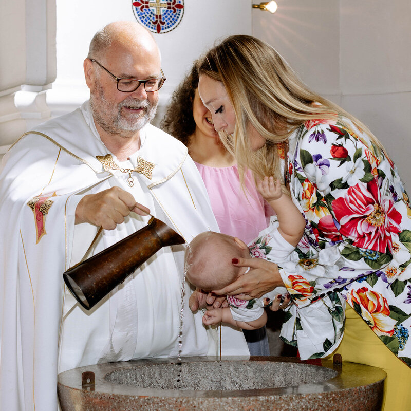 Kaasgrabenkirche Peterskirche Wien Taufe Fotograf Bilder Kirchenfotos Familie Firmung Taufgespräch Weihwasser