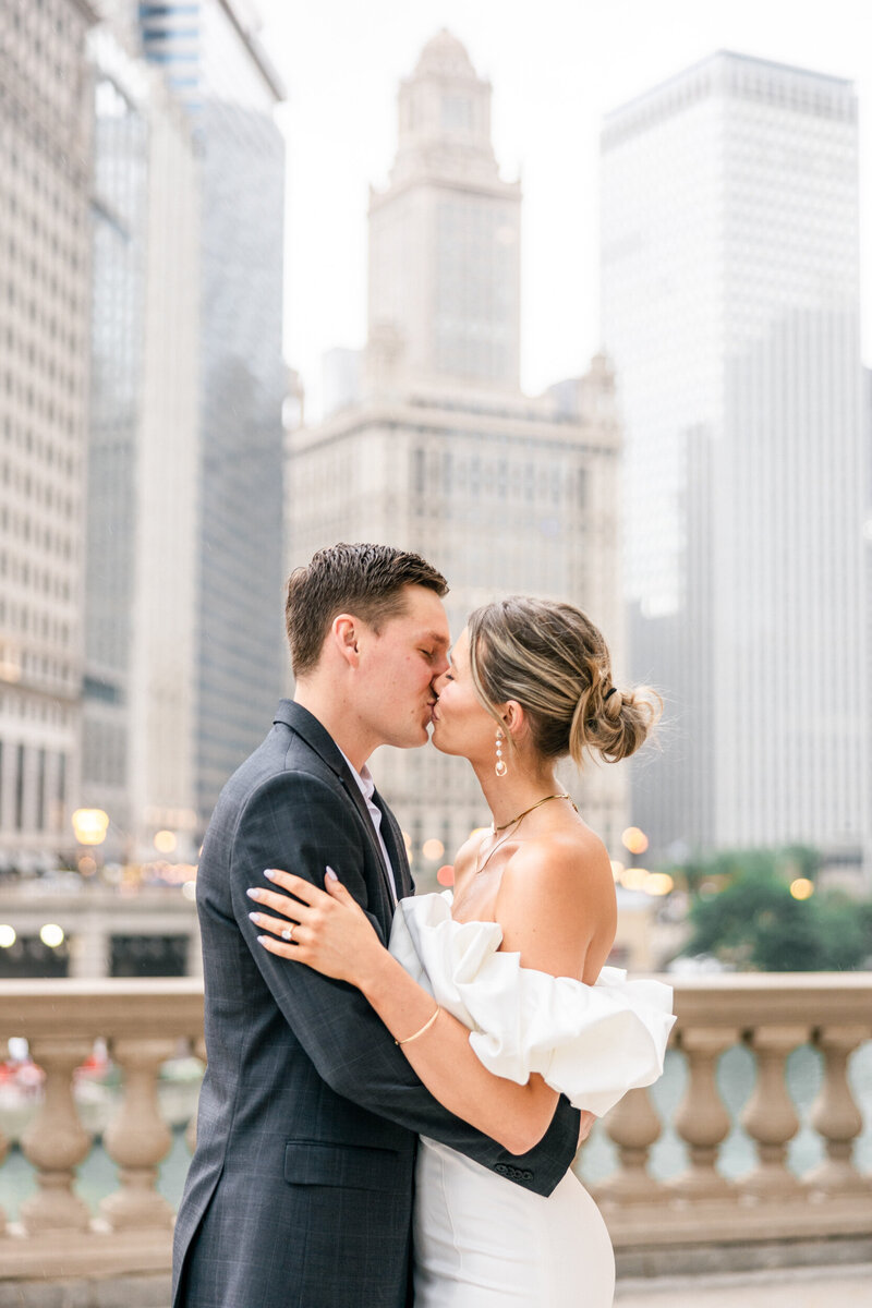 Lexi Benjamin Photography_Classy Chicago Engagement-11
