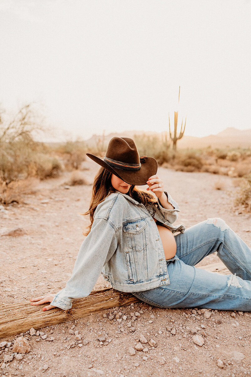 Cowboy styled lost dutchman maternity session in phoenix arizona
