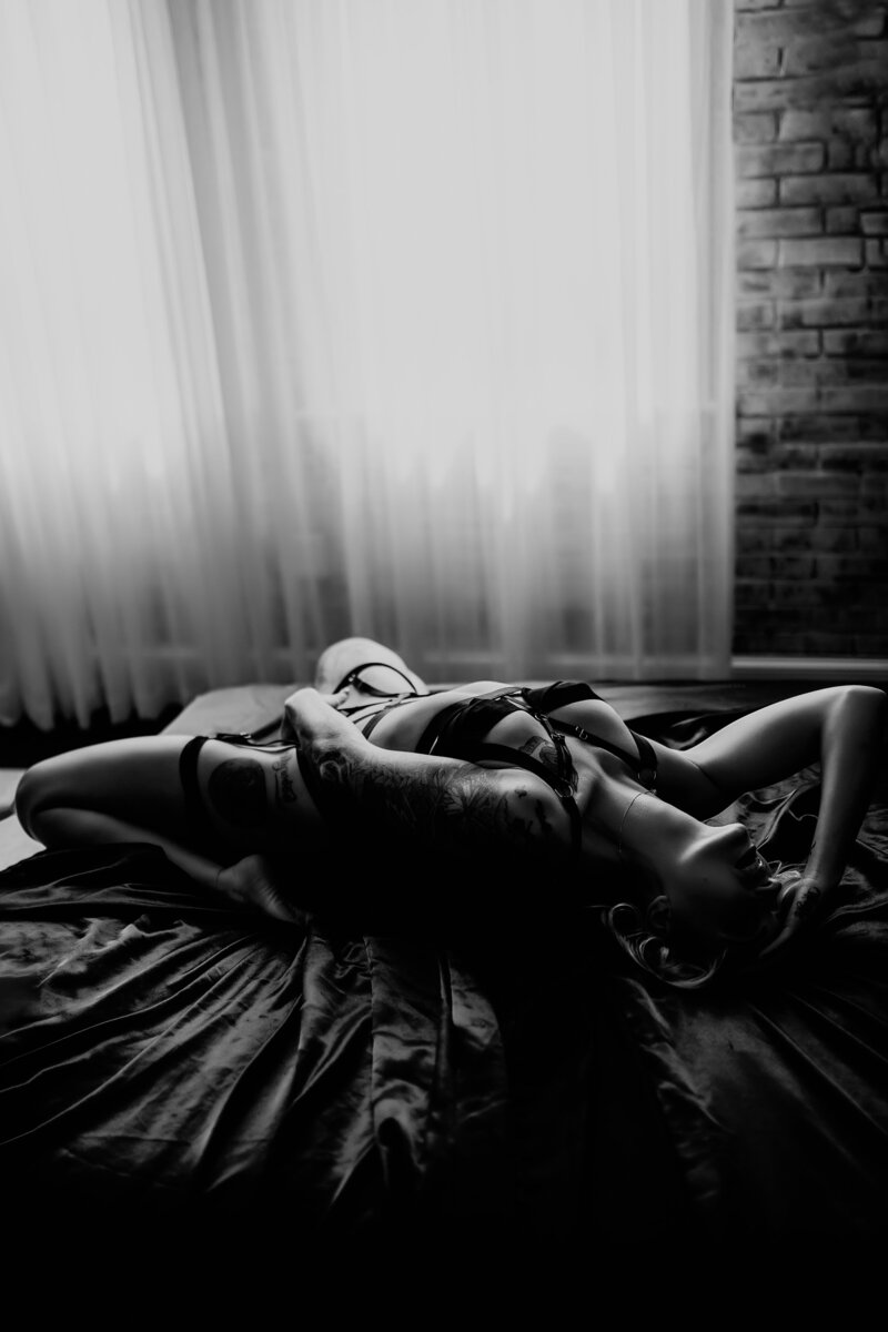 Charleston, SC Based Boudoir Studio & Photographer For Hire