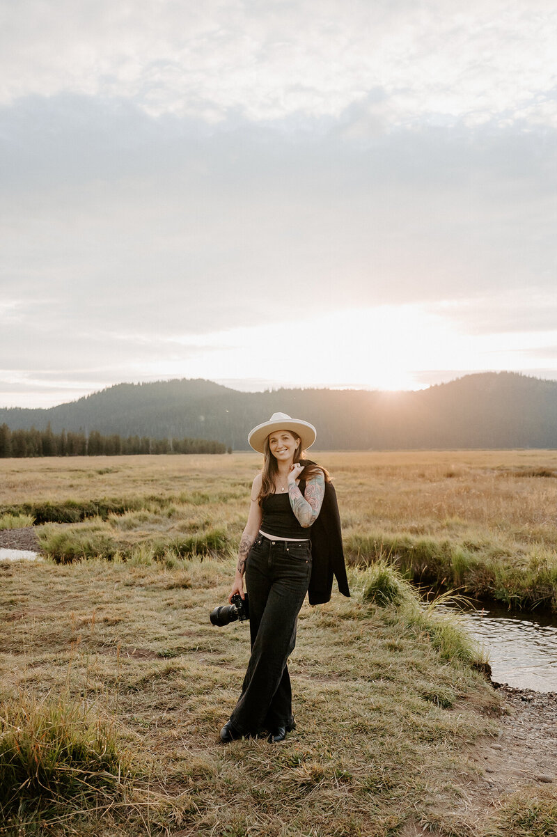 Bend wedding photographer Anais Possamai