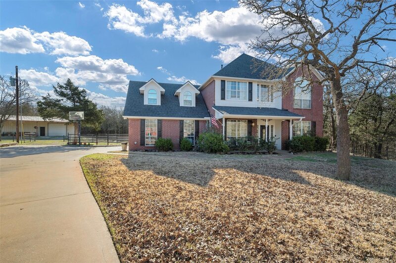 home for sale in Collinsville, Tx on 3 acres with 4 bedrooms