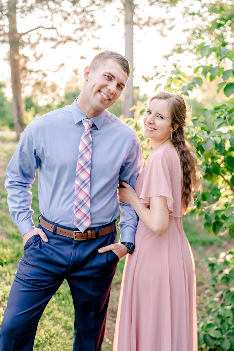 colorful-spring-garden-engagement-in-virginia-00026