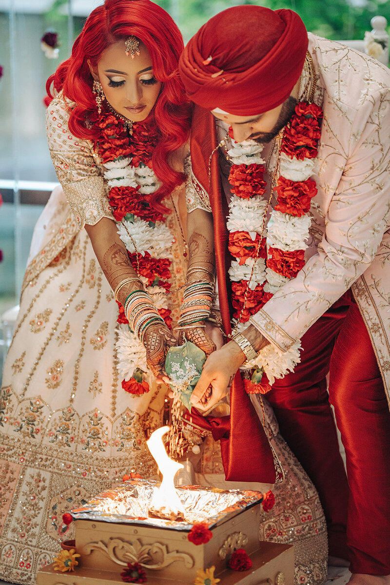 bride and groom indian wedding ceremony