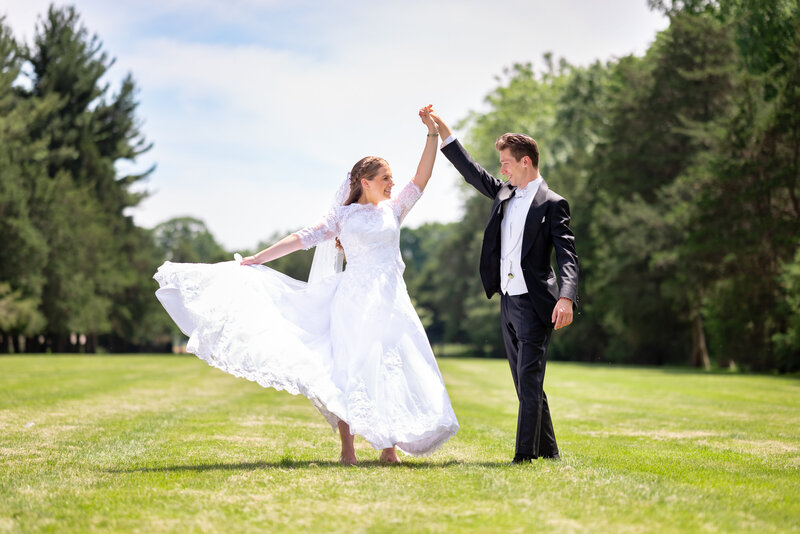 Naomi-Evan_WeddingPreviews_09