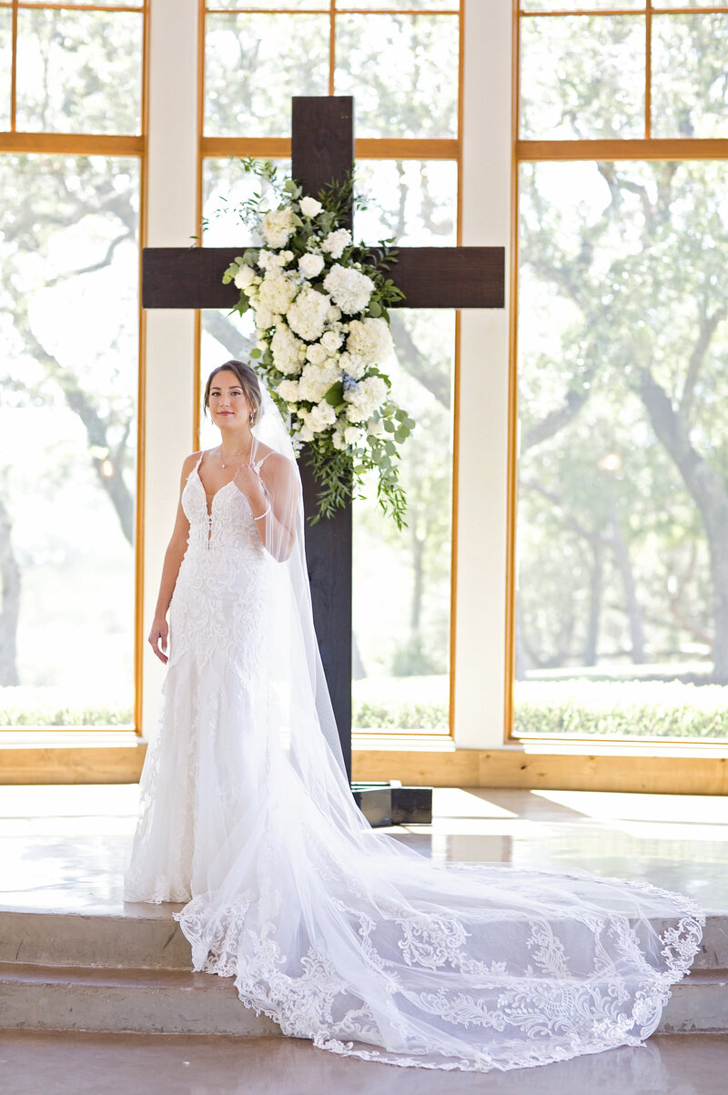 bridal portraits-canyonwood ridge-dripping springs-hill country wedding