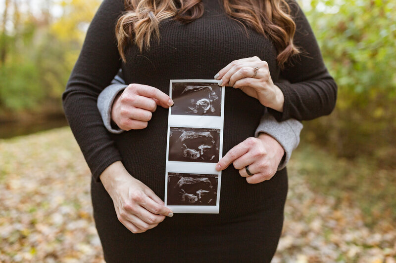 Auburn Hills Maternity Photography by Savvy Shoots Photography