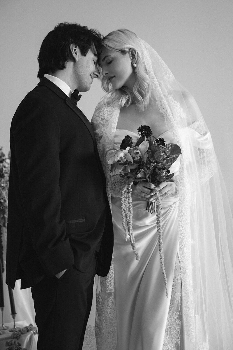 Jordan Grover Photo is a wedding photographer serving St. Louis, Central, and Eastern Missouri as well as travel + destination weddings. Jordan Grover Photo is an editorial and documentary style of photography.
