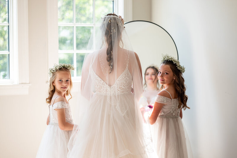 Allison-Kevin_WeddingPreviews_11