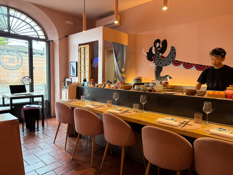 Dining room and sushi bar at NIDA in Lucca, Italy