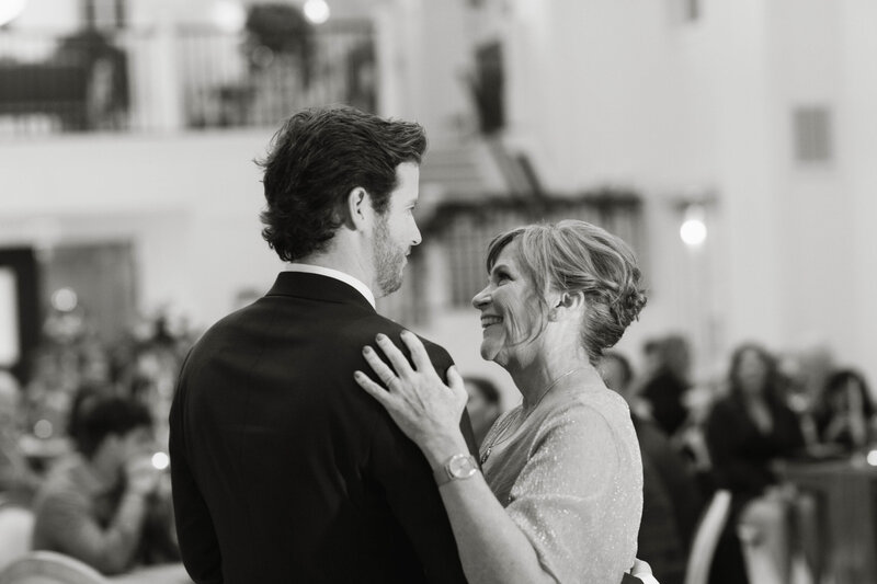 Etre farms Michigan wedding venue saint joseph st luxury barn all inclusive photography photographer -89