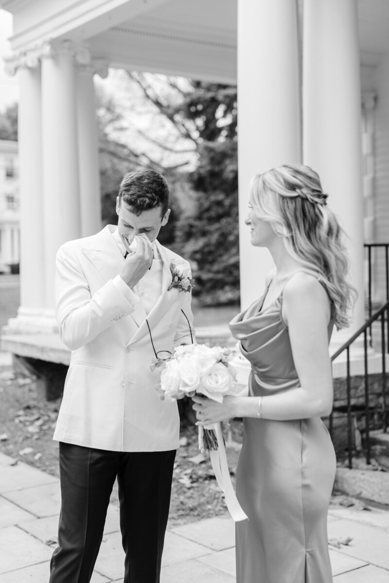 groom-crying-family-photo