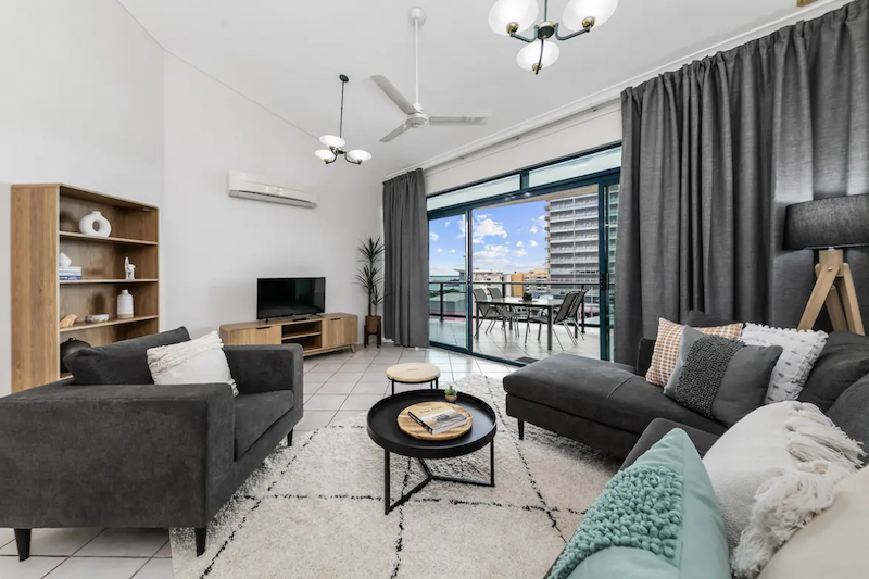 Luxury Darwin holiday airbnb with ocean views