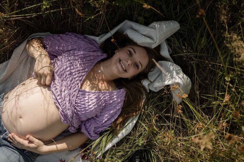 Zwangerschapsshoot oldenzaal, zwangerschapsshoot twente, fotografie zwangerschap, pregnancyshoot, BEAU À BO, pure foto's