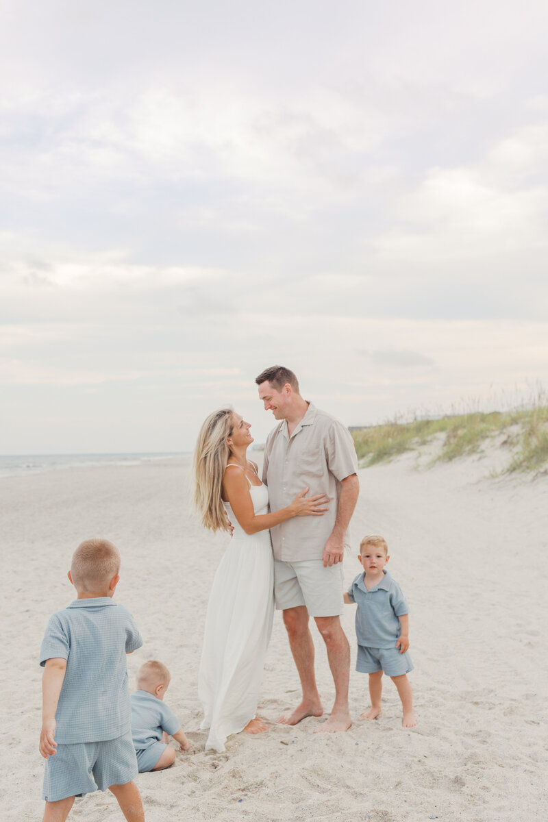 RochlerFamilyKureBeach2025EmilyDeLukePhotography-40