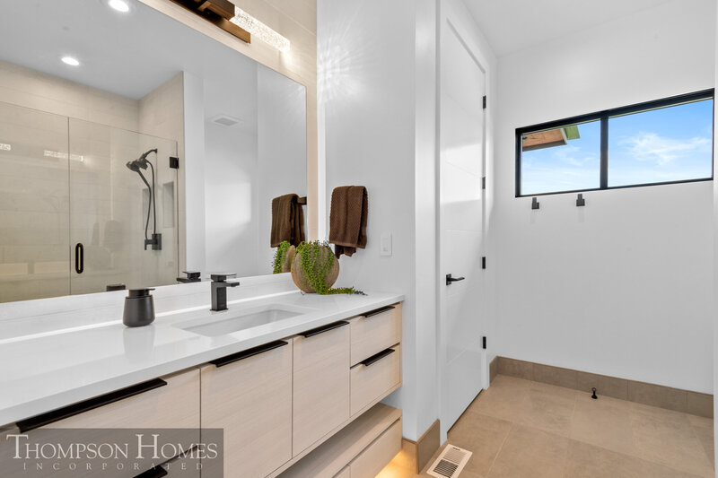 Thompson-Homes-Stillwater-Modern-Prairie-Eagle-Idaho-Custom-Home-Builder-115