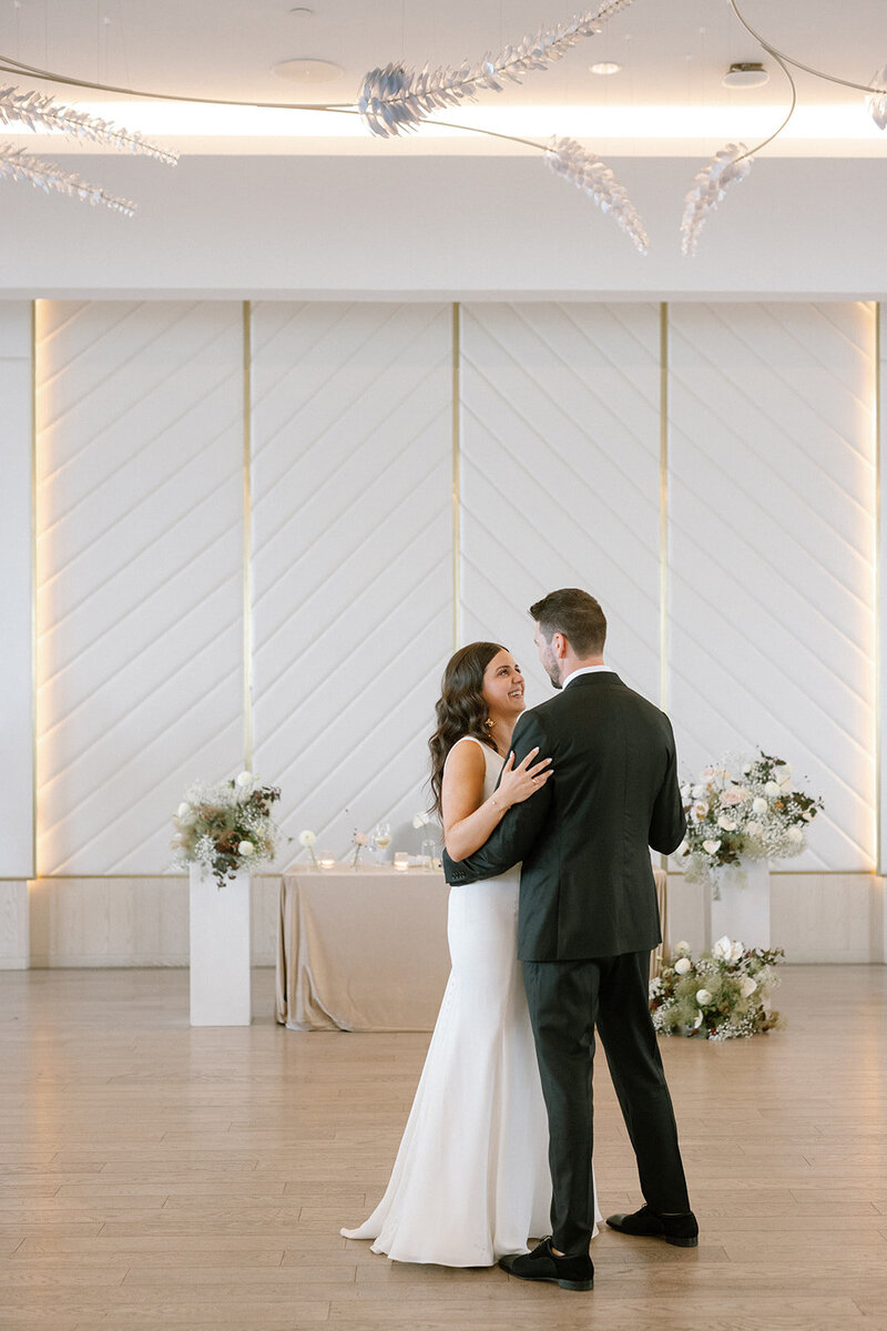 13-Melissa Sung Photography - The Pearle Hotel Wedding - Kendon Design Co. Niagara GTA Wedding Florist Planner - Amanda Cowley Events