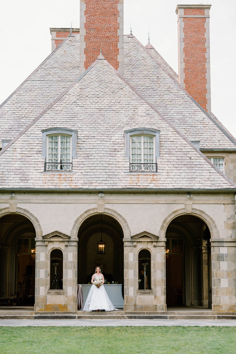 Bride moments before walking down the isle