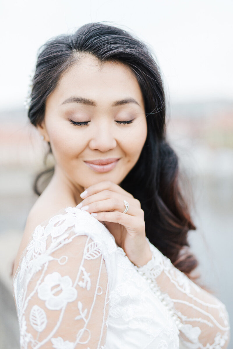 Prague_Wedding_Photographer_Katka_Koncal_Charles_Bridge47