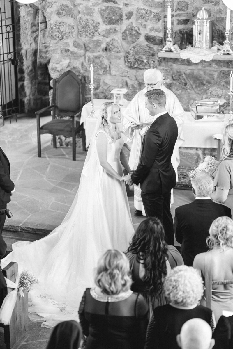 Chapel-On-The-Rocks-Wedding-Photographer-10