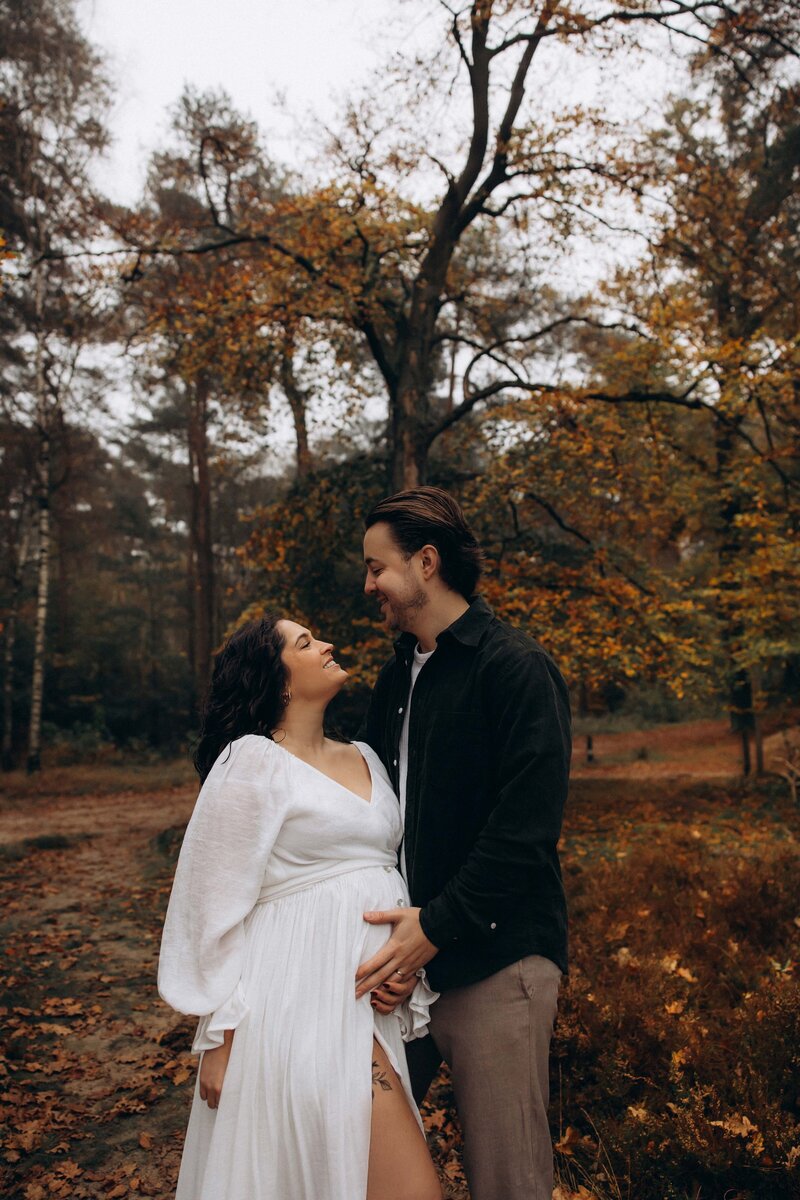 Hashtaguniq-newbornshoot-utrecht-bodegraven-bos-zwanger
