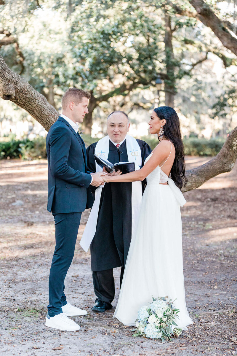 Savannah_Elopement_in_Forsyth_Park__Low_branch16