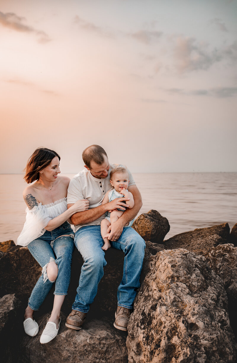 family photo session in Toledo