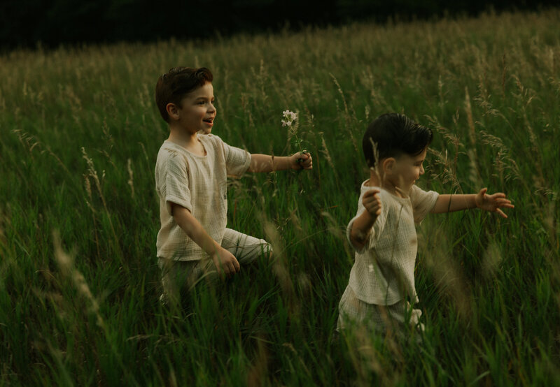 sarie+jared-family_sneaks_CLAIREHOPEPHOTO-19