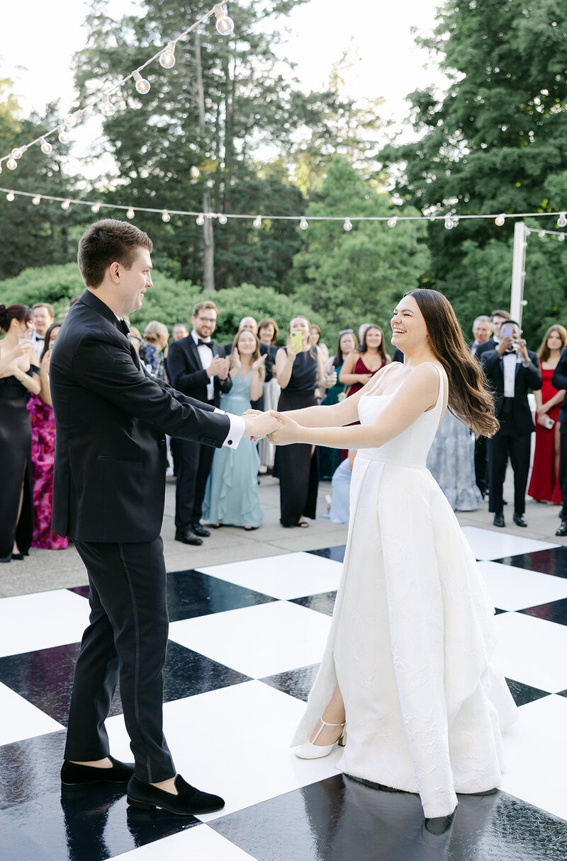 bride-groom-dancing-wadsworth-mansion