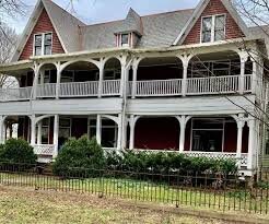 Historic home at 1401 Bath Ave. featured in the Ashland KY historical walking tour.