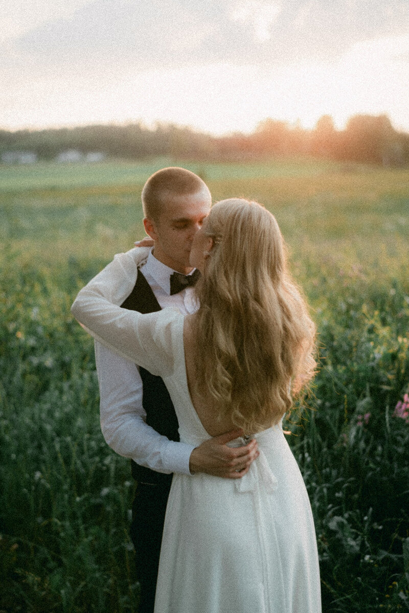 Wedding photo of an Intimate  wedding reception  in Porvoo by photographer Hannika Gabrielsson